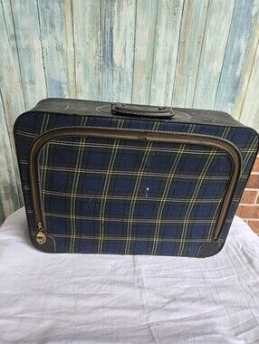 VINTAGE Leeds Tartan Plaid Suitcase 60s 70s Fantastic Condition Minor flaws/scuf